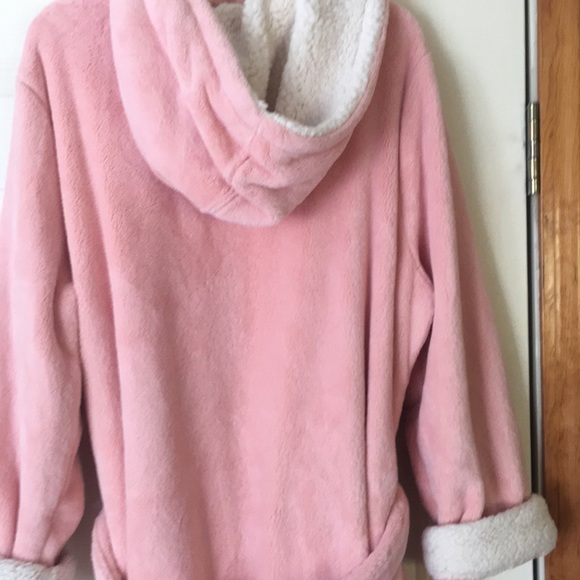 L.L.Bean pink plush fleece long robe. - Picture 2 of 4